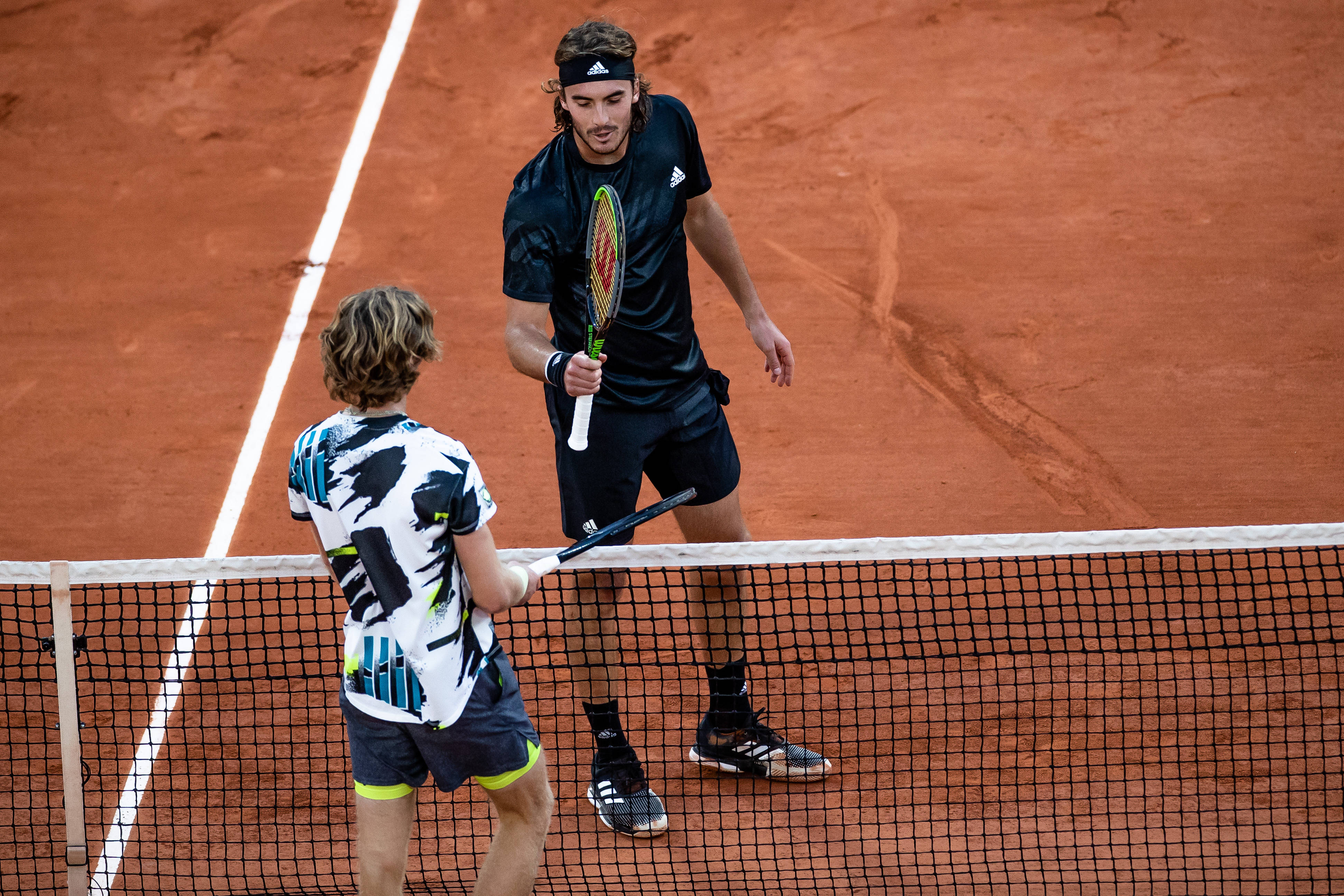 九游娱乐-关于英国网球队鏖战欧洲网球队，西西帕斯爆发神勇的信息