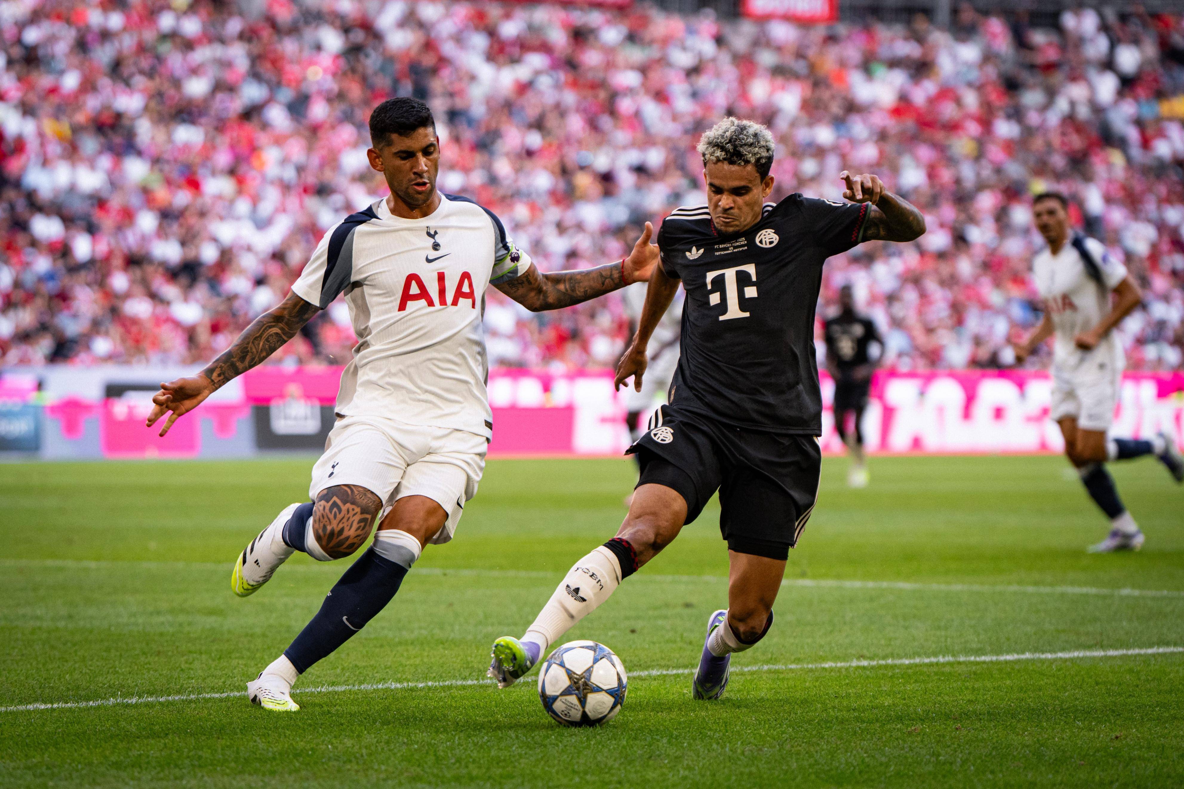 里昂主场横扫拜仁，并肩晋级！的简单介绍