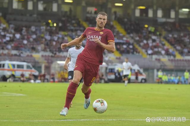 包含加拿大选手顽强斗志晋级国际足球赛半决赛的词条