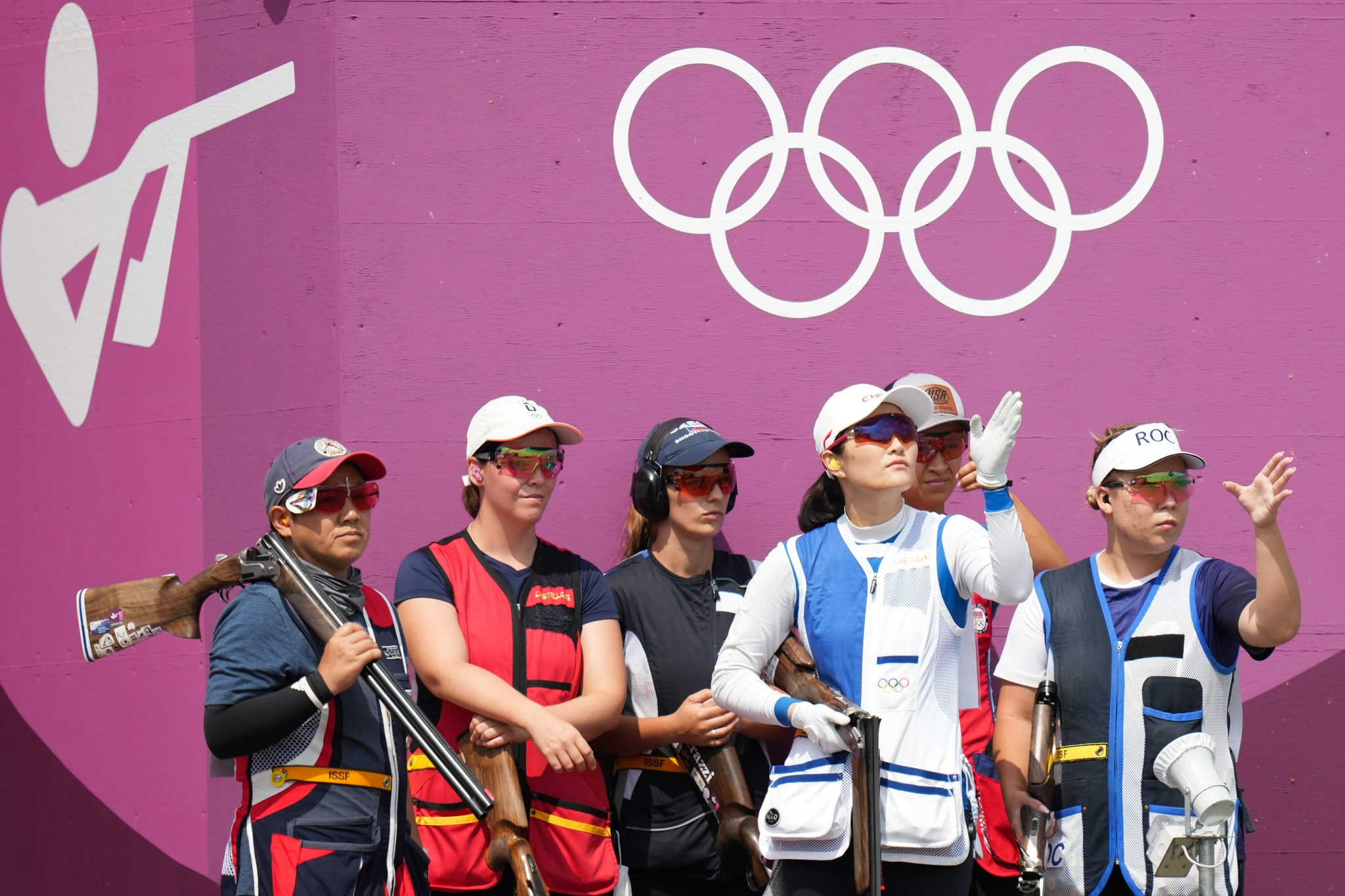 日本选手在射击比赛中表现出色，晋级决赛