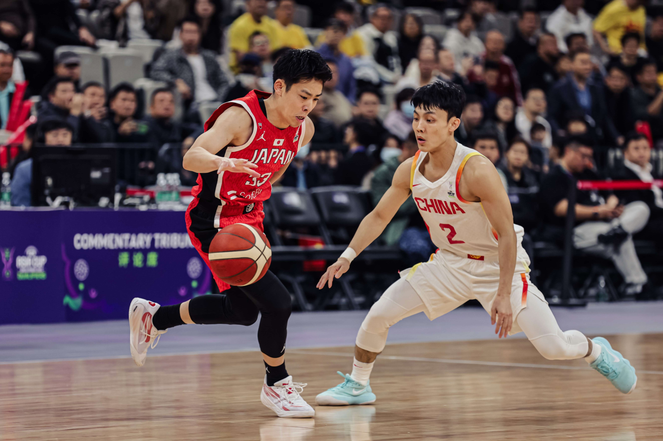 中国篮球联赛中各队实力不平衡，比赛结果难测