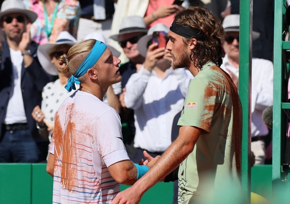 九游娱乐网站-戴维斯杯险胜法网，西西帕斯带队取胜