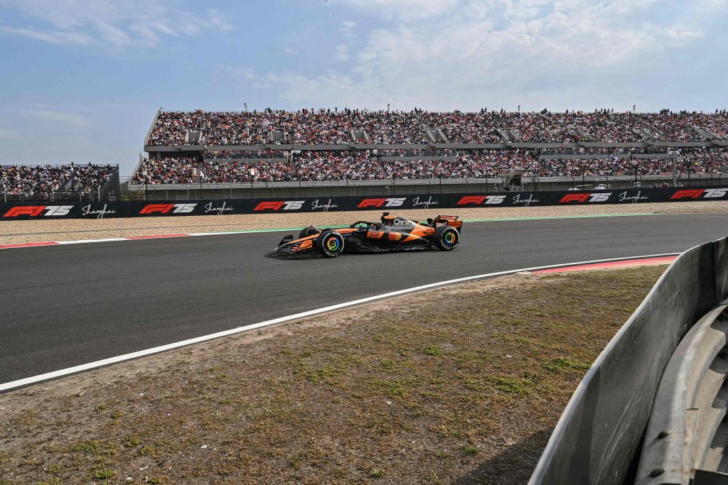 九游官网-关于迈凯伦险胜梅赛德斯，皮亚斯特里高光表现的信息