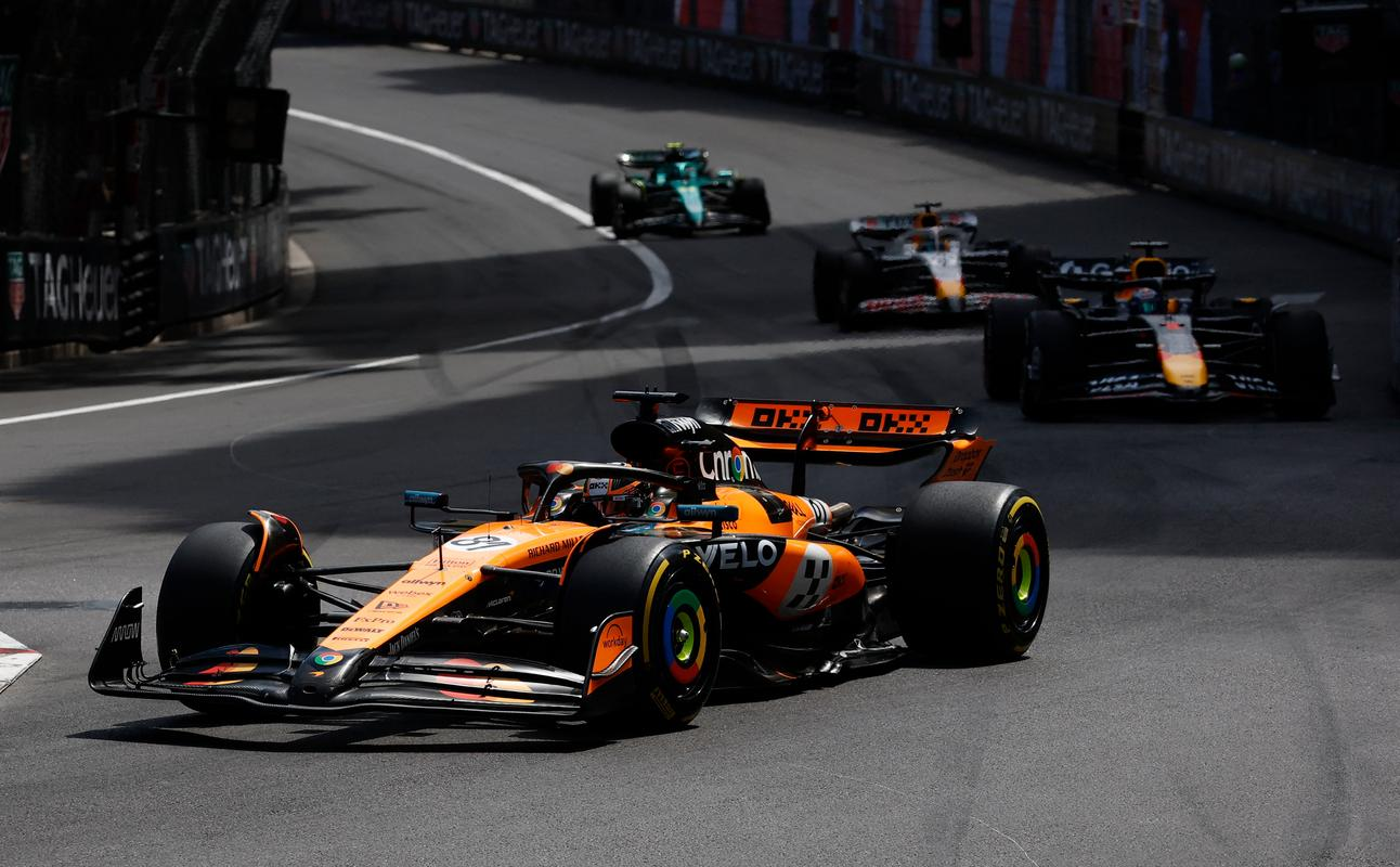 哈斯车队逆转红牛车队，佩雷兹关键制胜的简单介绍