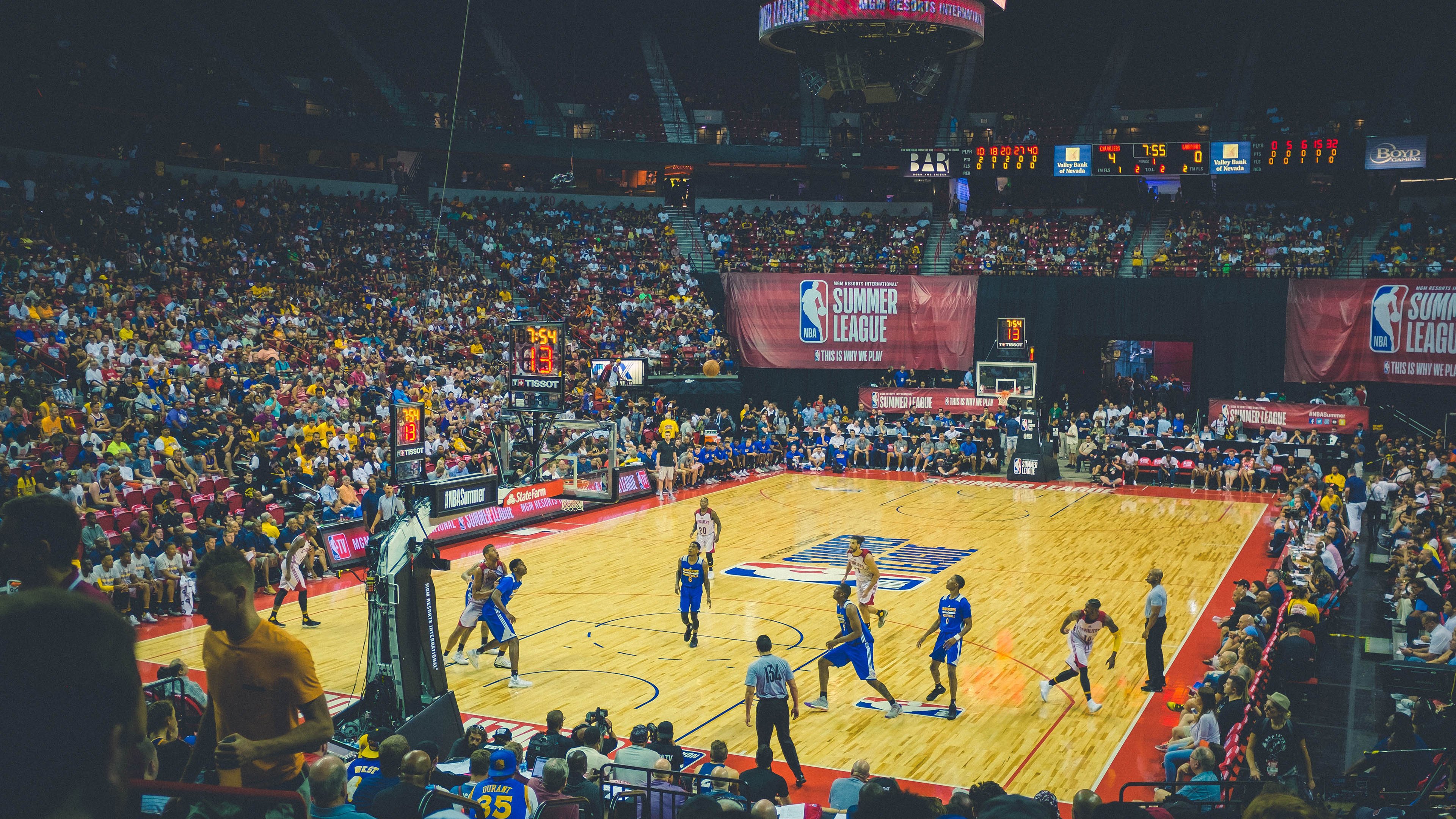 逆转之夜，霍勒迪的救赎与湖人的重生