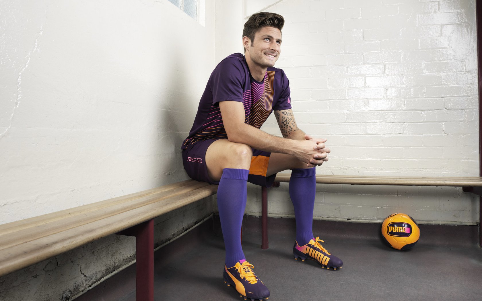 霍勒迪统治级发挥,鹈鹕全面压制广厦队