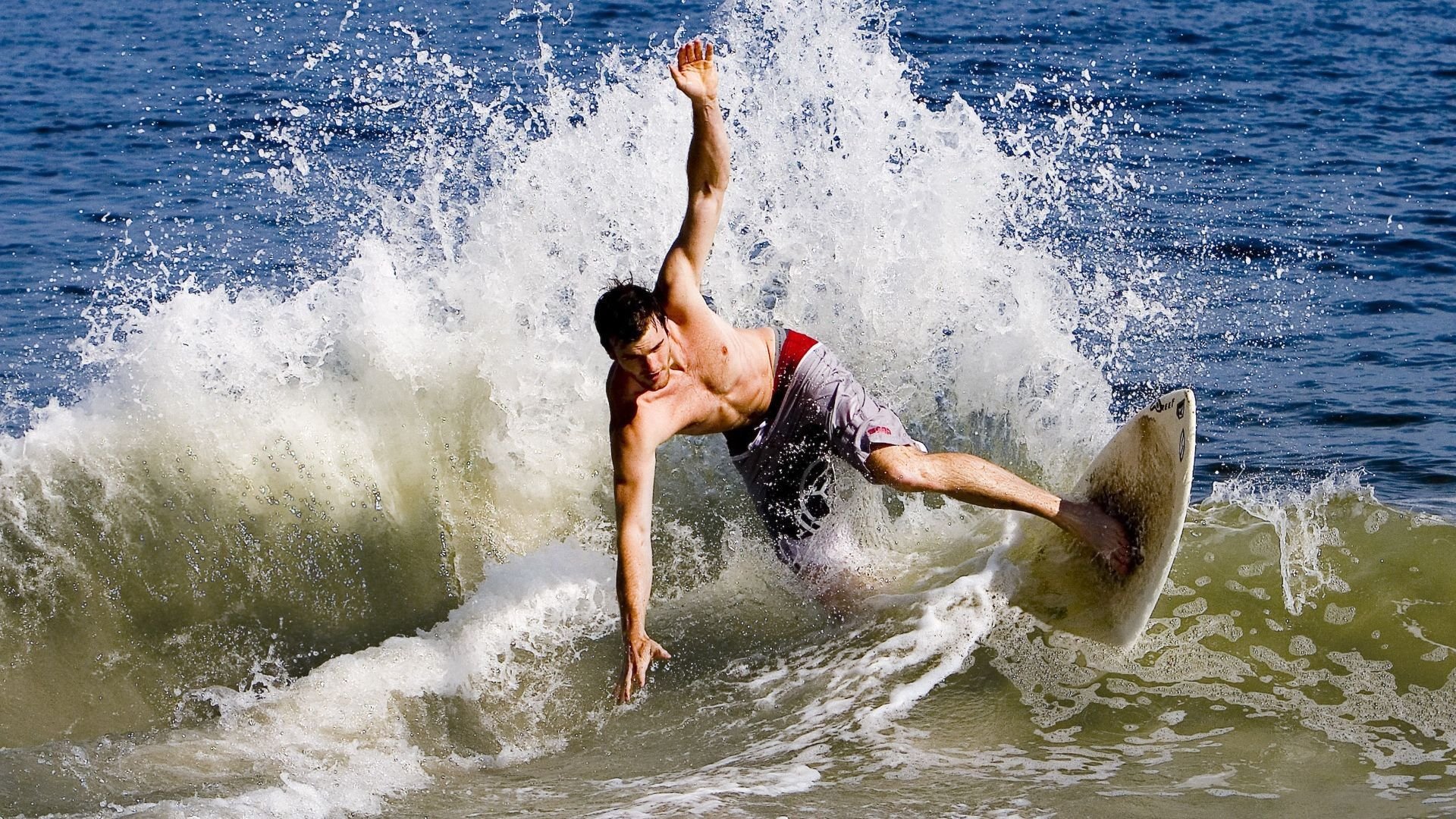 掘金爆冷猛龙,克莱成为关键先生