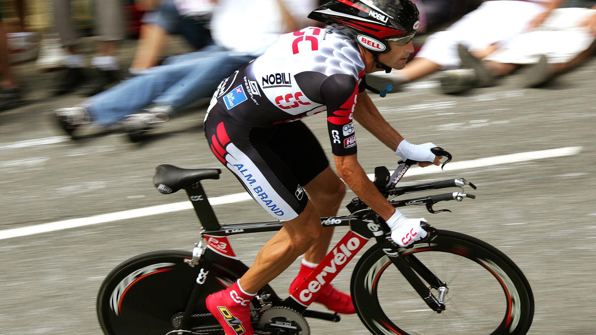 九游娱乐首页-红牛二队惊艳表现碾压迈凯伦，汉密尔顿逆境带队夺胜